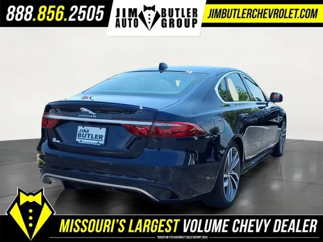 Used 2024 Blue Jaguar R-Dynamic SE P250 AWD Automatic image 23