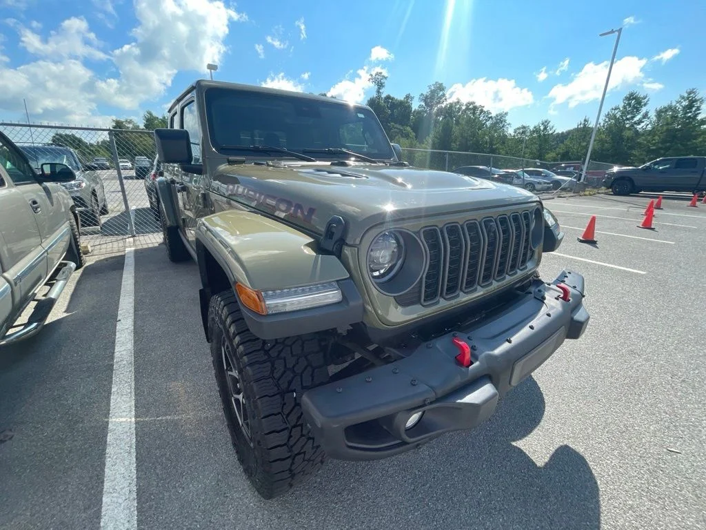 Used 2025 Green Jeep Rubicon image 6
