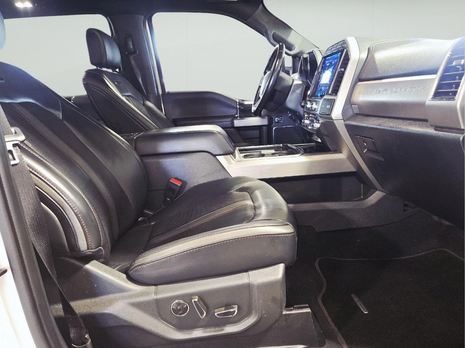 Used 2022 Star White Metallic Tri-Coat Ford Platinum image 65