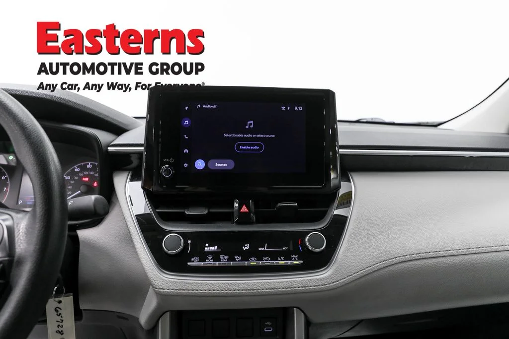 Used 2023 White Toyota L image 12