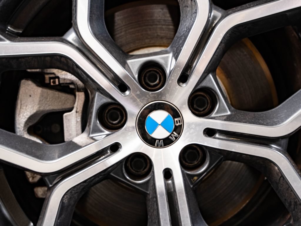 Used 2021 Black Sapphire Metallic BMW sDrive28i image 8