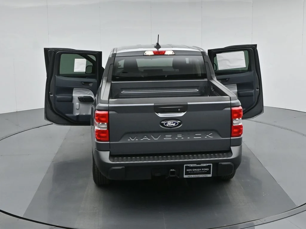 New 2026 Carbonized Gray Metallic Ford XLT image 35
