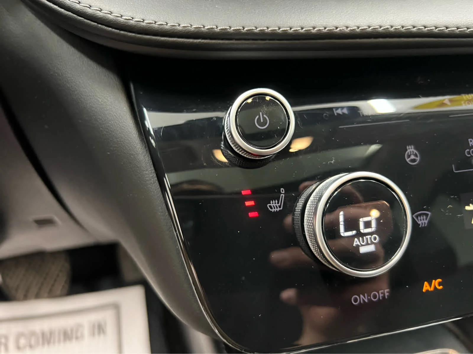 Used 2024 WH INFINITI LUXE image 29