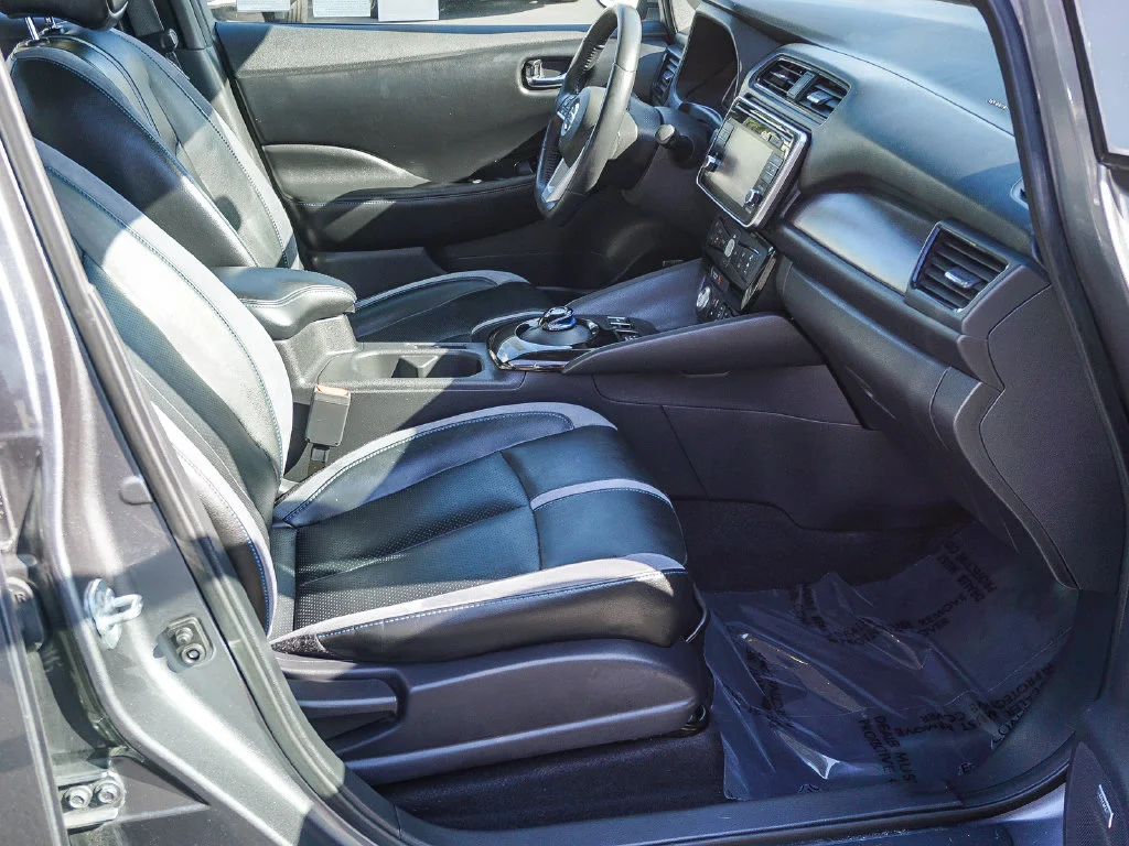 Used 2018 Gray Nissan SL image 13