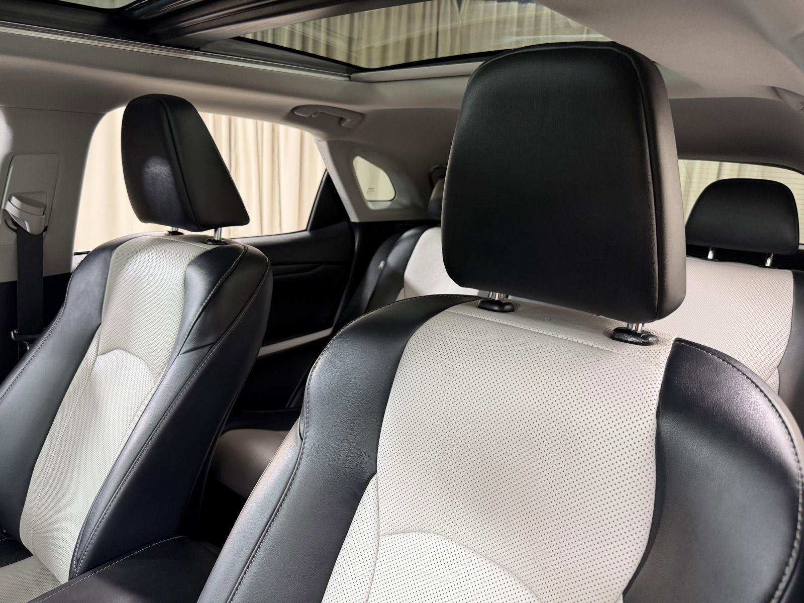 Used 2022 Black Lexus 350 image 30