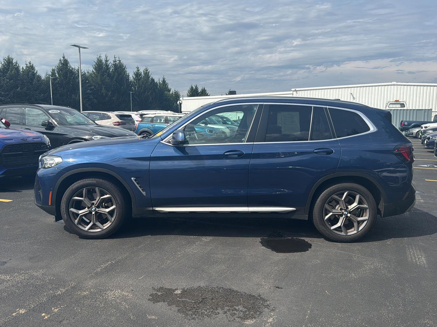 Used 2023 Phytonic Blue Metallic BMW xDrive30i image 6