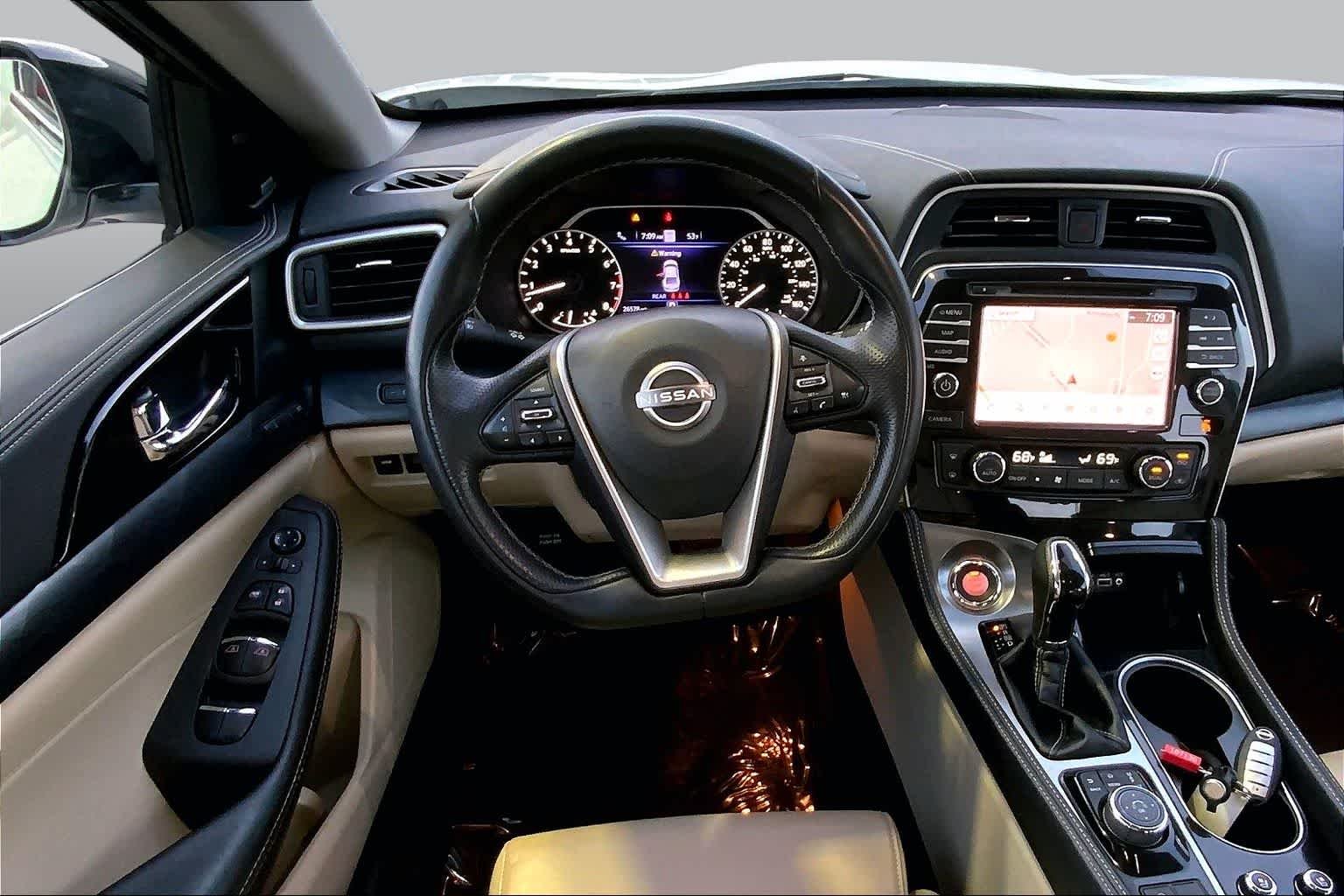 Used 2023 Pearl White Tricoat Nissan Platinum image 6