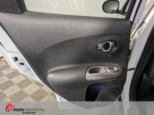 Used 2012 White Nissan SL image 30