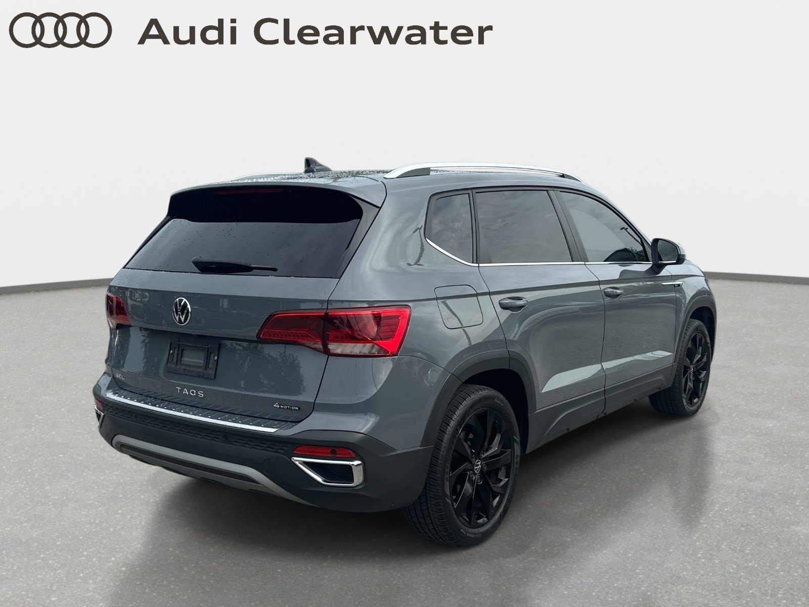 Used 2023 Gray Volkswagen SEL image 3