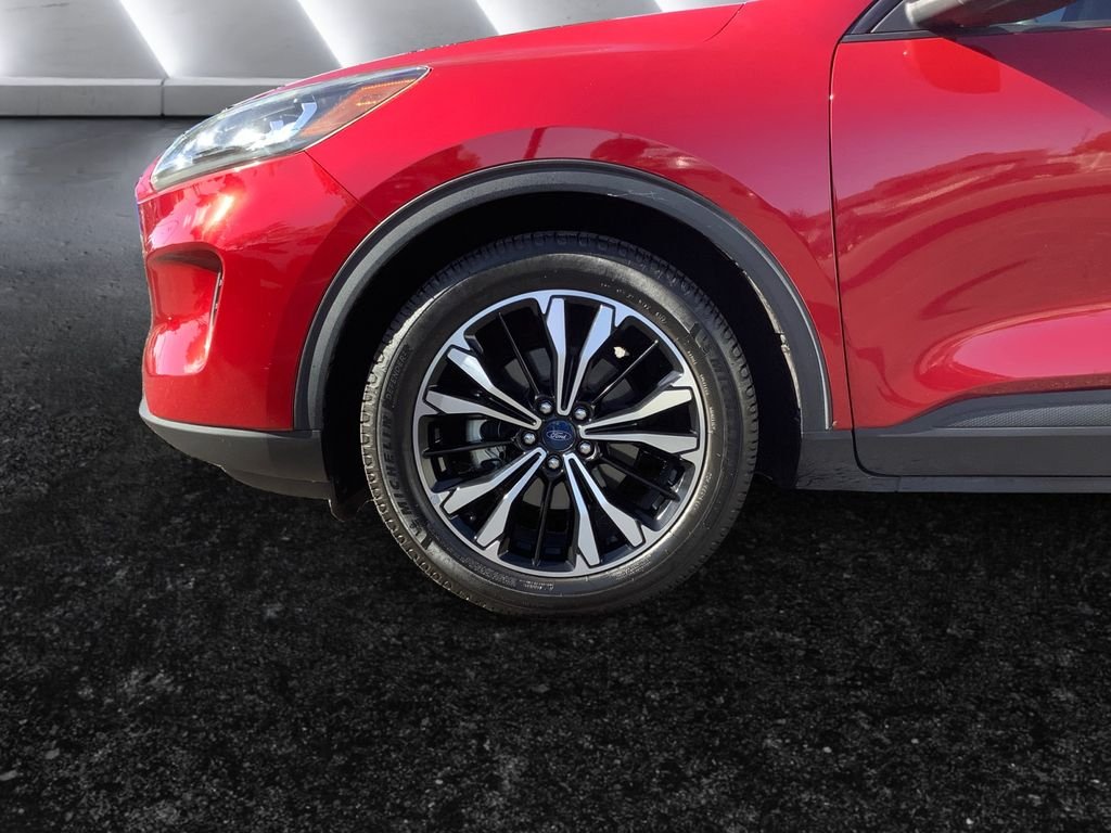 Used 2022 Red Ford SE image 26