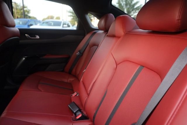 Used 2023 White Pearl Kia GT-Line image 34