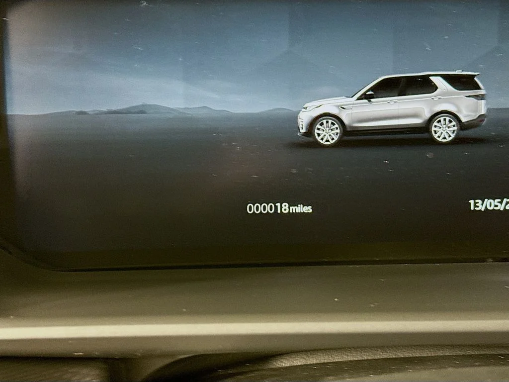 New 2026 Fuji White Land Rover Dynamic SE image 13