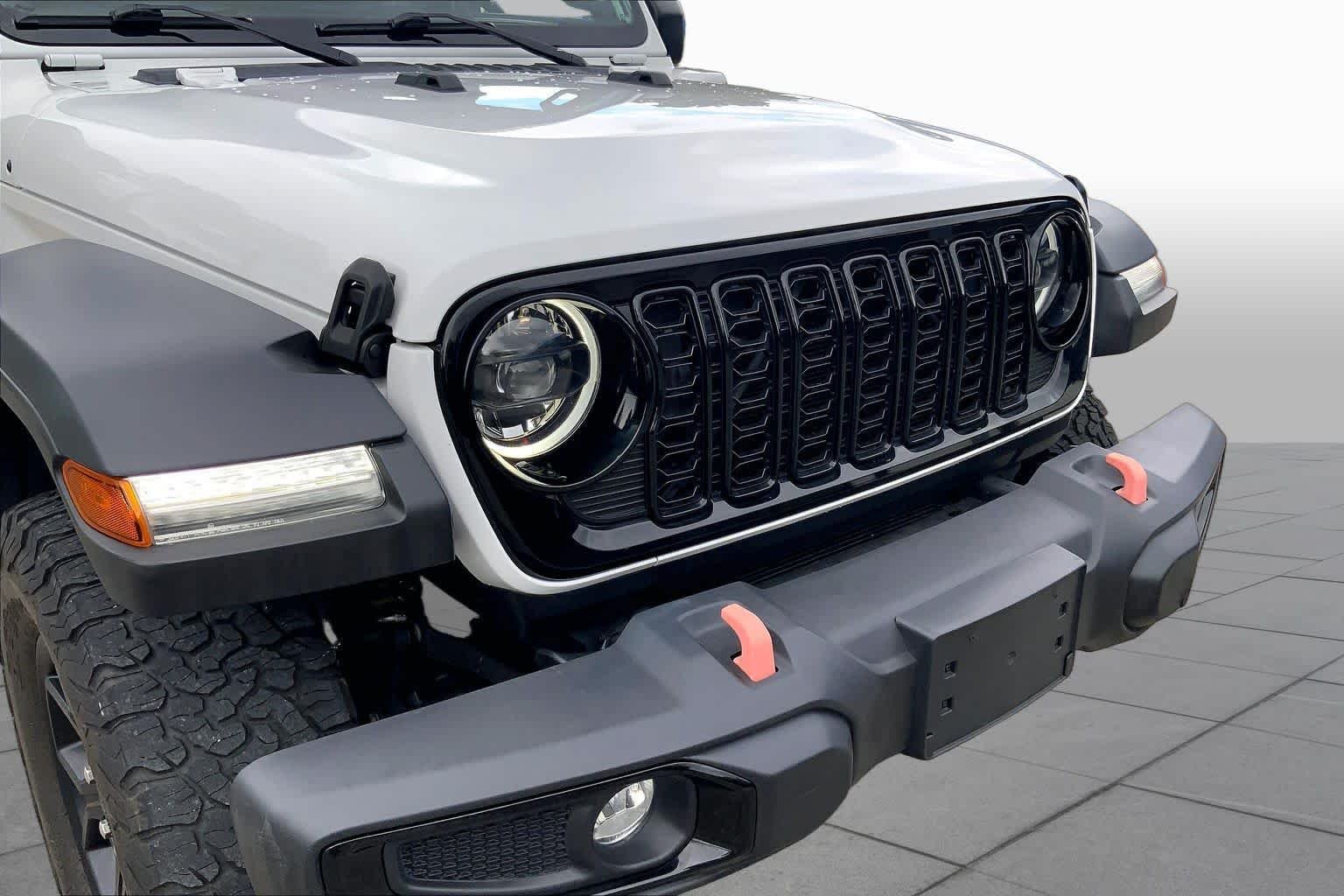 Used 2024 Bright White Clearcoat Jeep Willys image 30