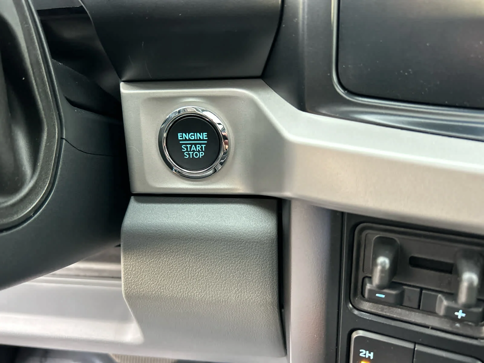 New 2026 Carbonized Gray Metallic Ford F-350® XLT image 40