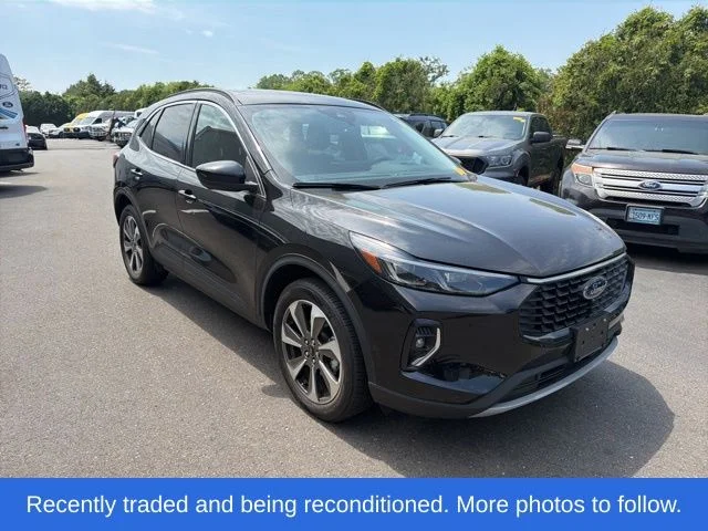 2023 Ford Escape Platinum AWD's photo