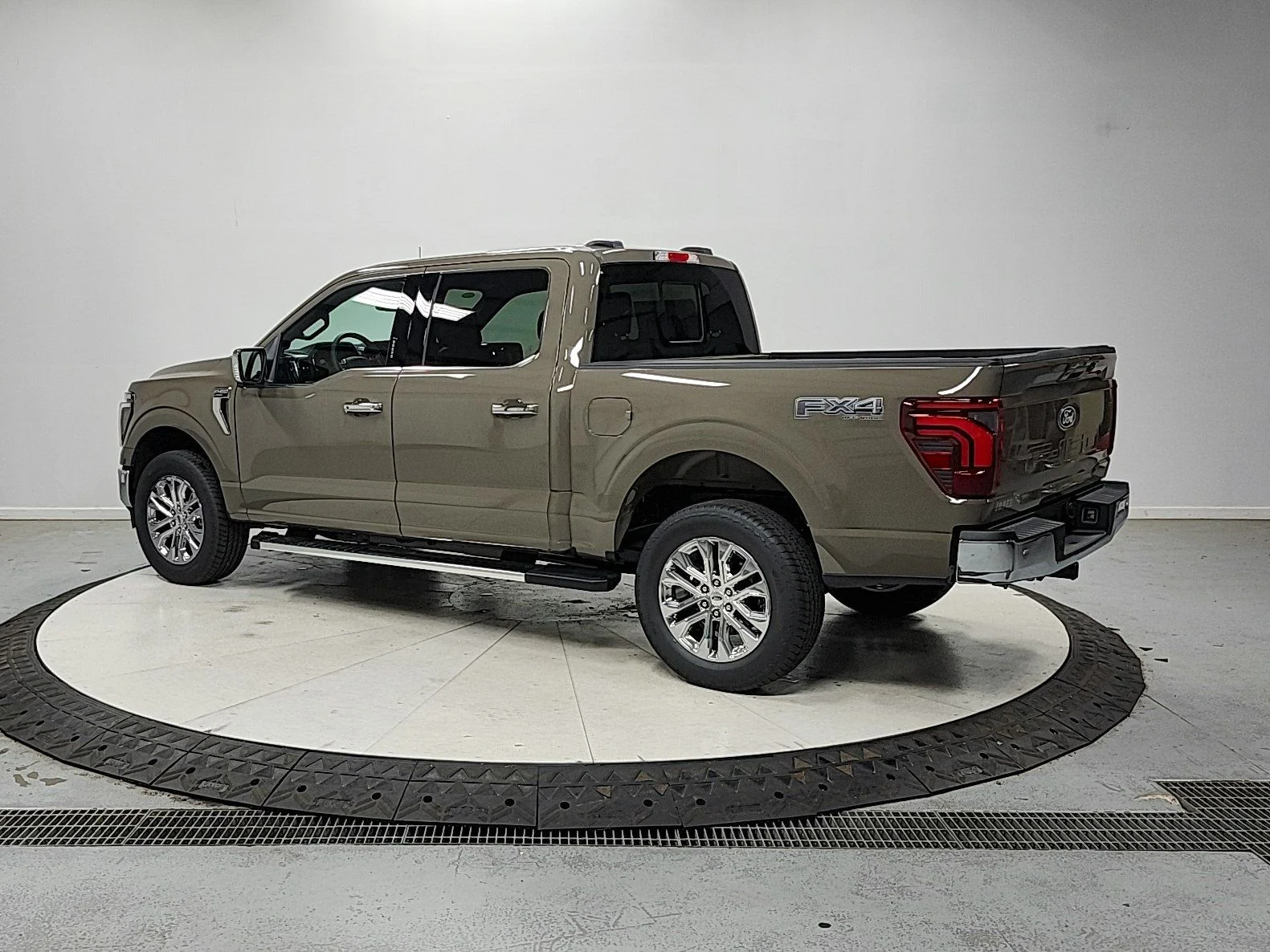 New 2026 Gray Ford Lariat image 5