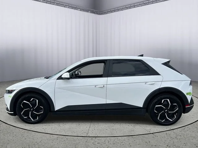 Used 2023 Atlas White Hyundai SEL image 3