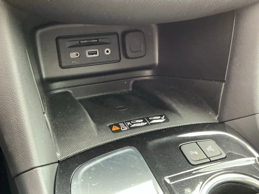 Used 2024 Beige Chevrolet Premier image 38