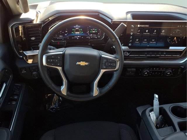 Used 2025 Summit White Chevrolet LT image 4