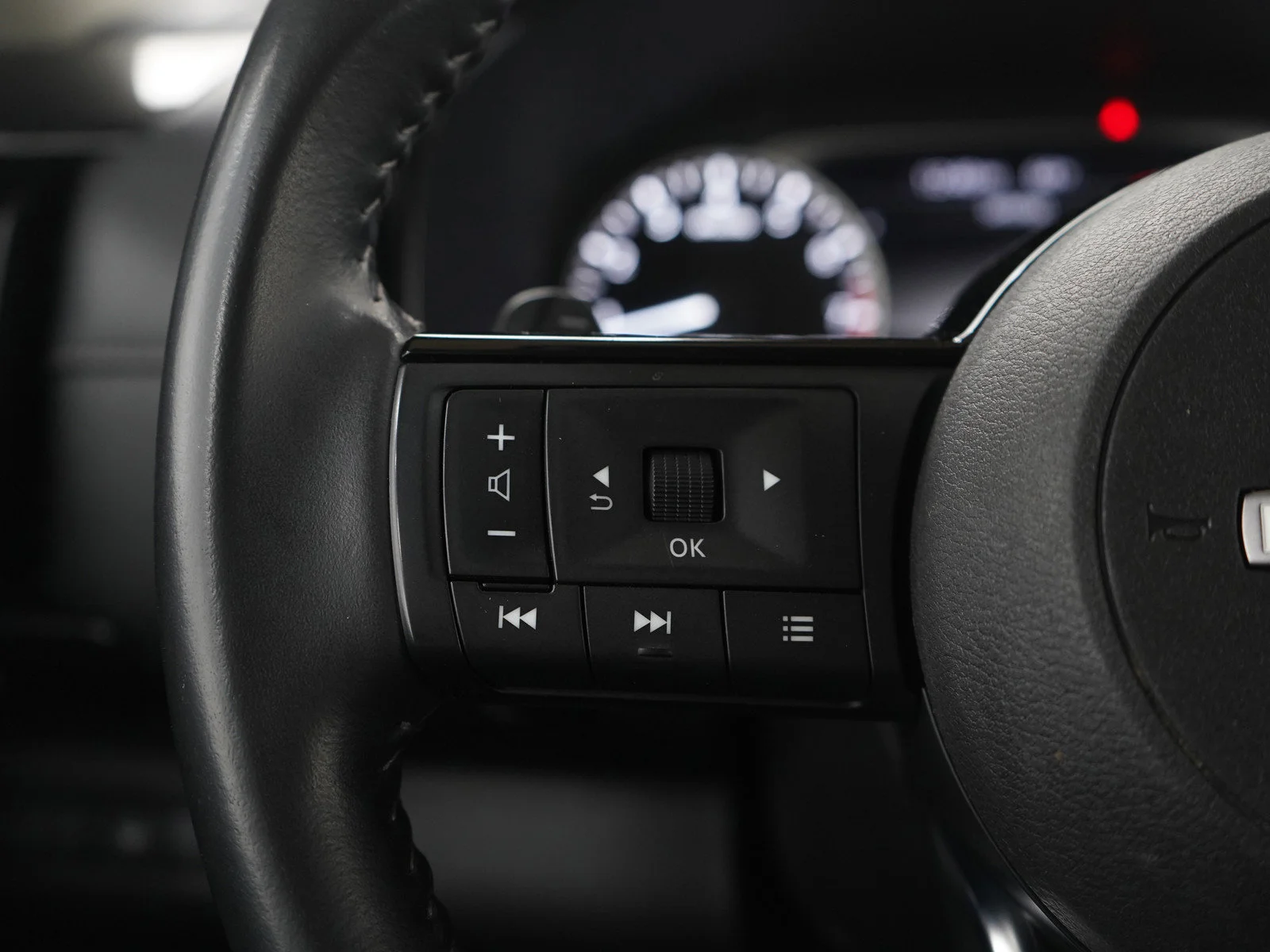 Used 2023 Gun Metallic Nissan SV image 26