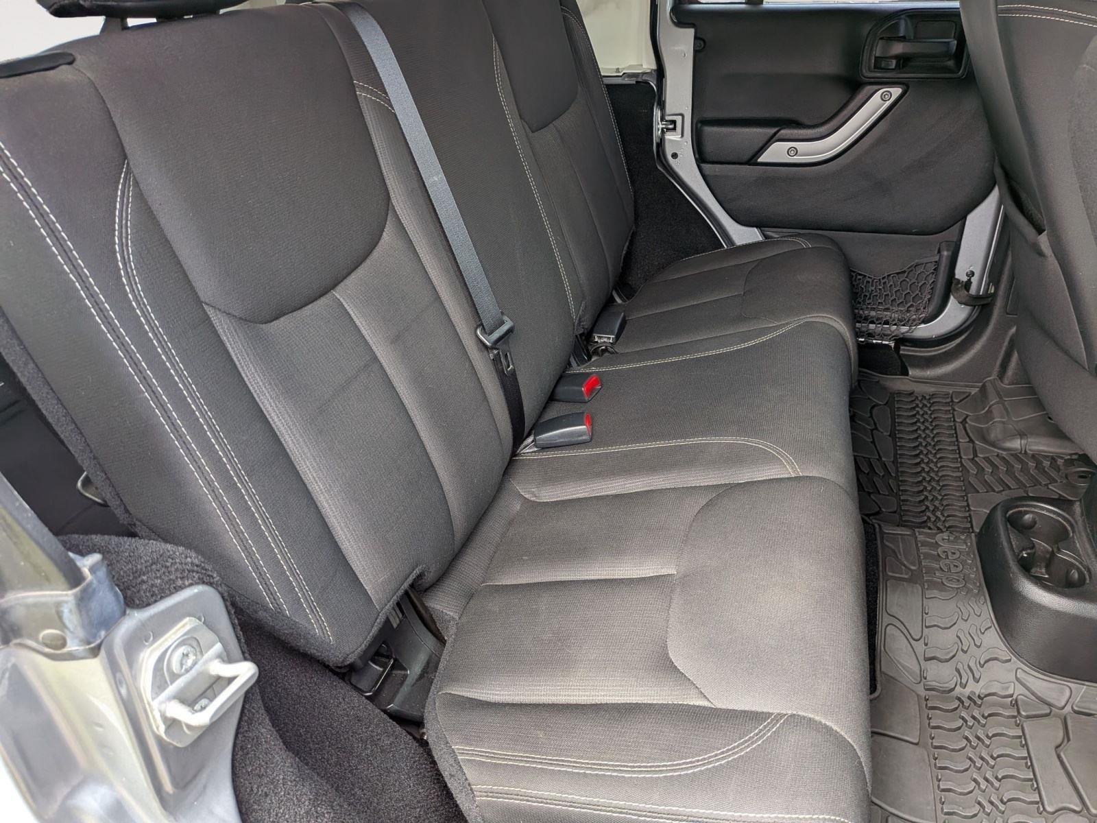 Used 2017 Billet Silver Metallic Clearcoat Jeep Sahara image 32