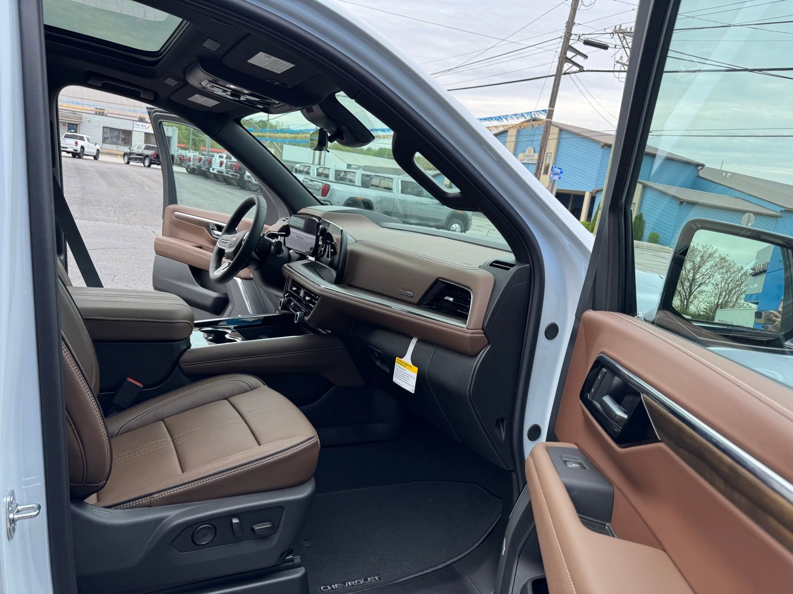New 2026 Polar White Tricoat Chevrolet High Country image 27
