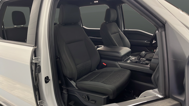 Used 2024 Avalanche Gray Ford XLT image 24