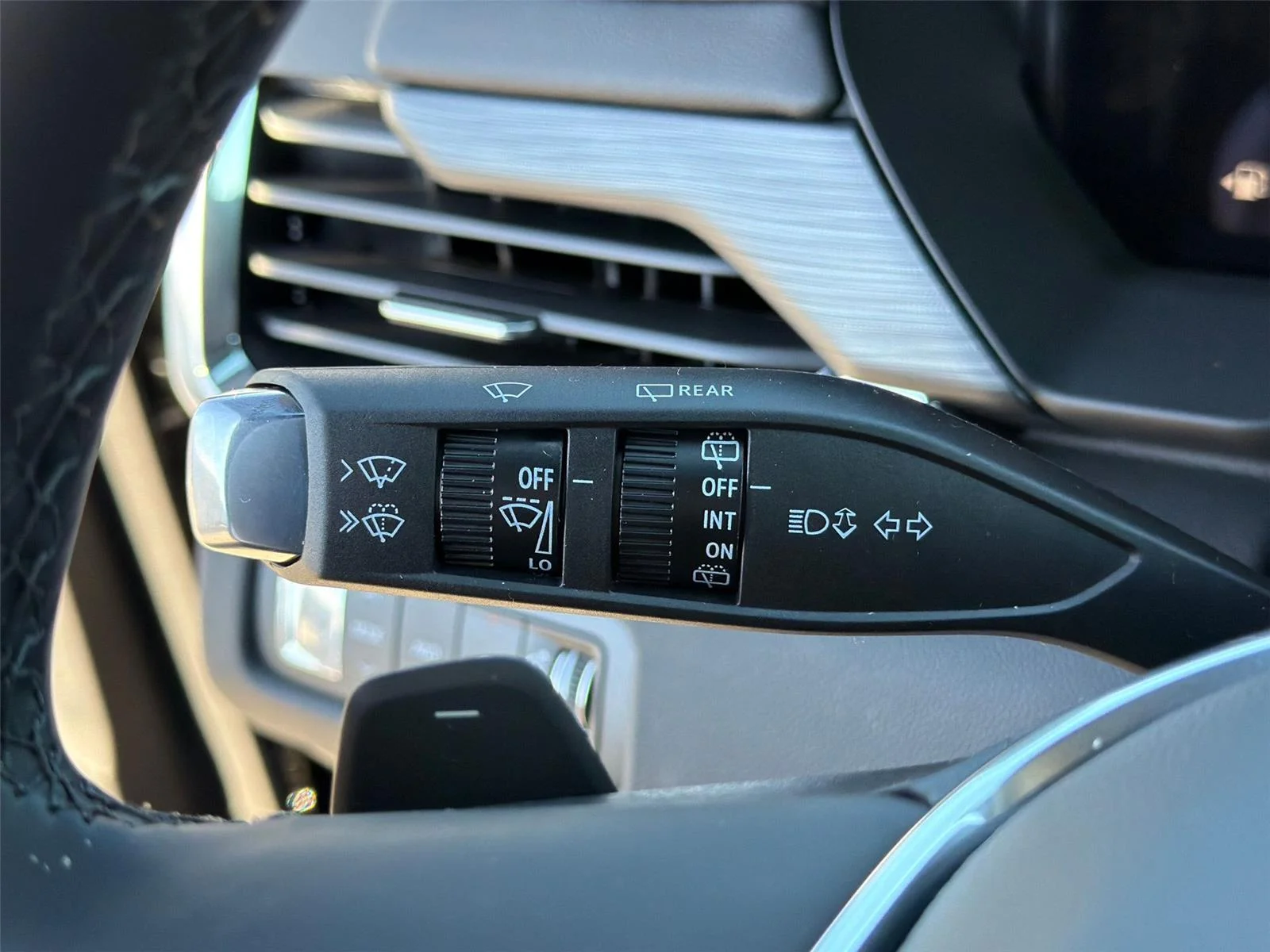 2026 GMC Acadia Elevation - Photo 27