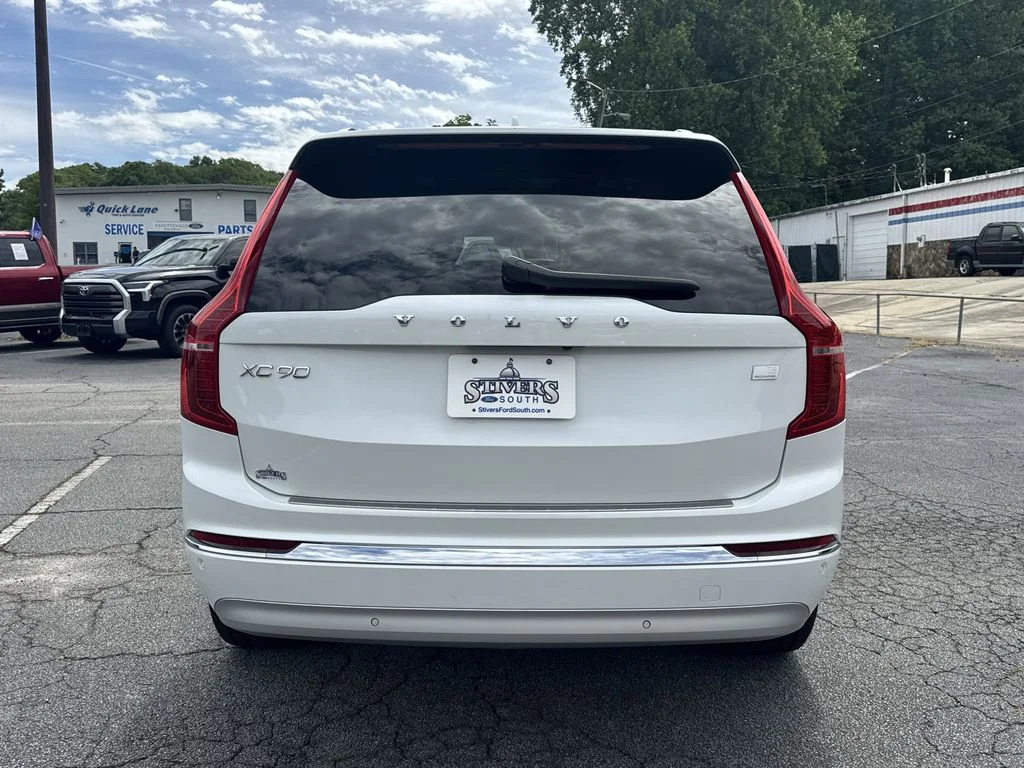 Used 2022 White Volvo T8 Inscription 7 Passenger image 6