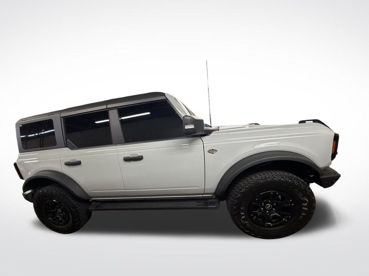 Used 2023 Gray Ford Wildtrak image 7