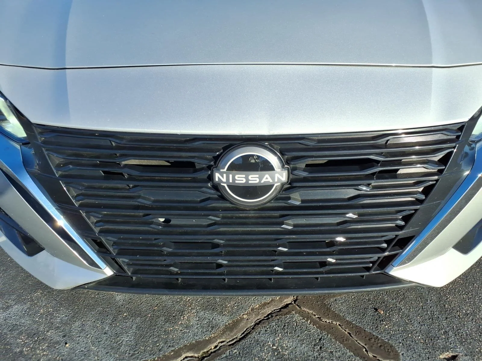 Used 2025 Brilliant Silver Metallic Nissan SV image 13