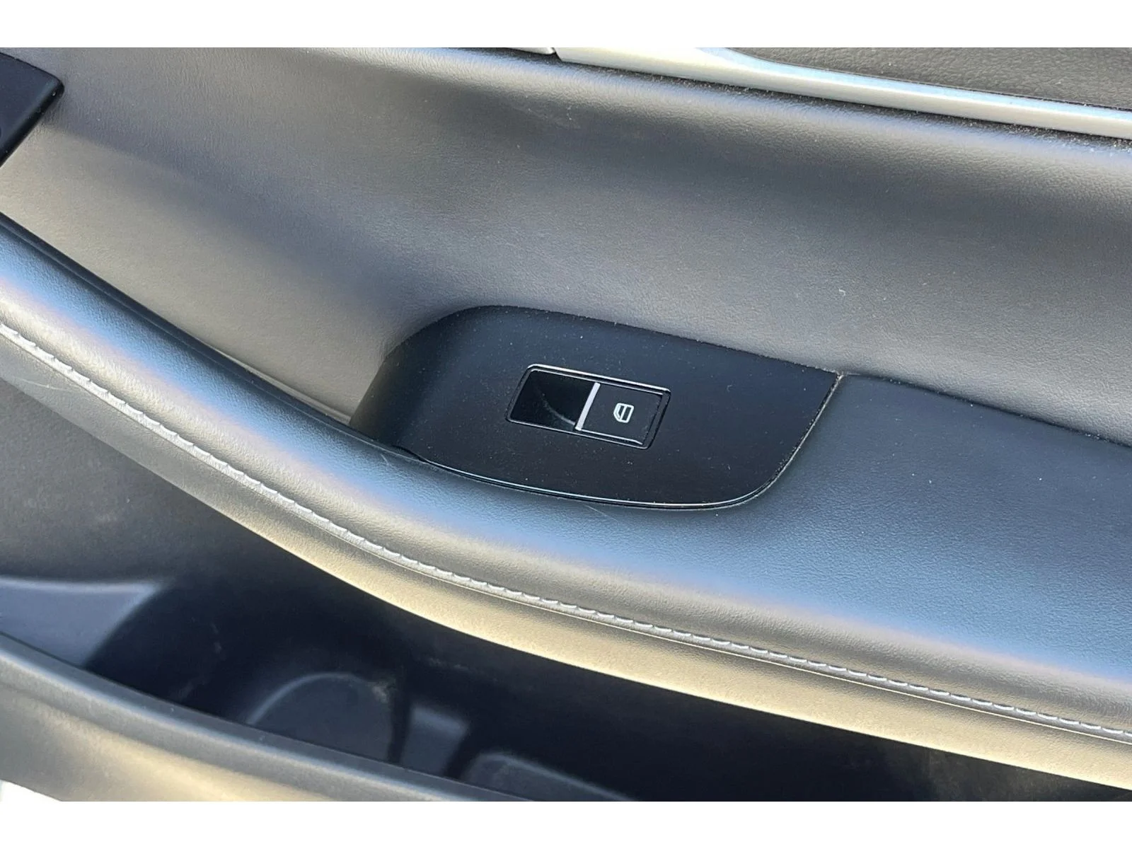 Used 2024 CERAMIC Mazda Select image 22