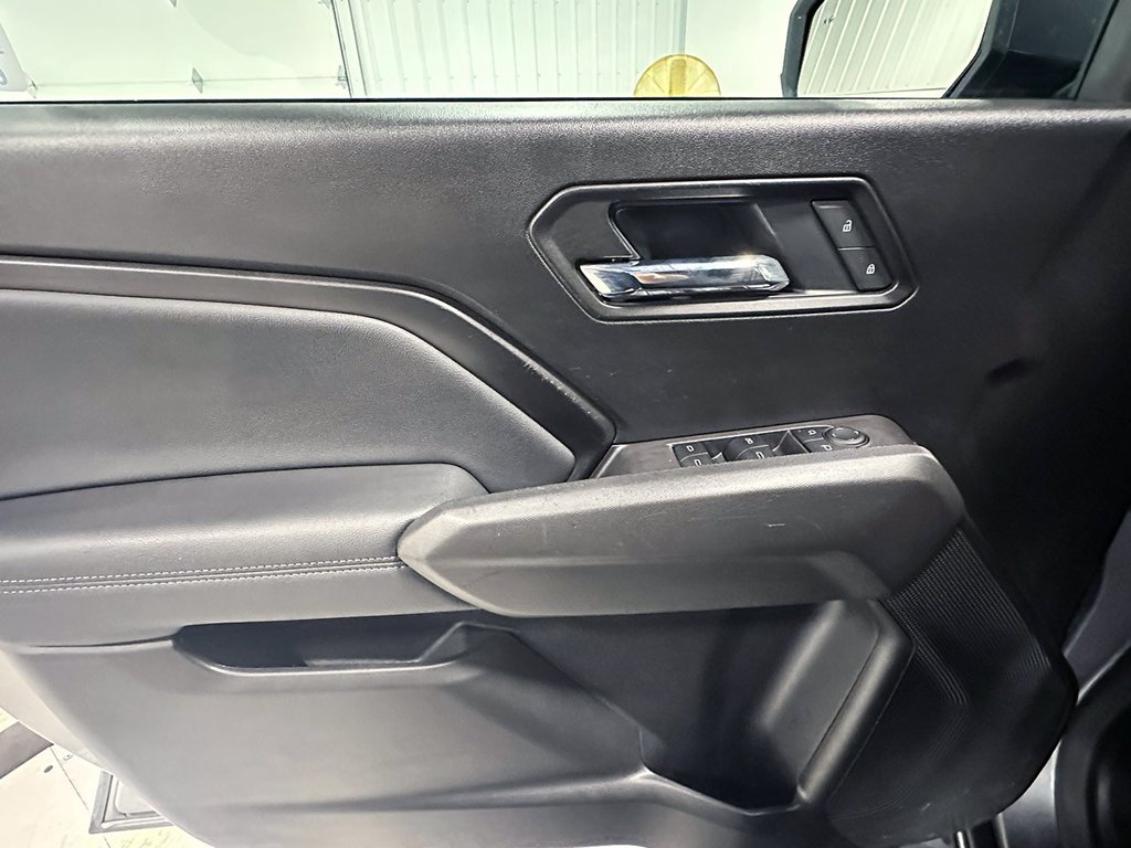 Used 2025 Gray Chevrolet LT image 21