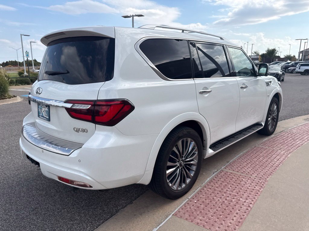 Used 2019 White INFINITI LUXE image 4