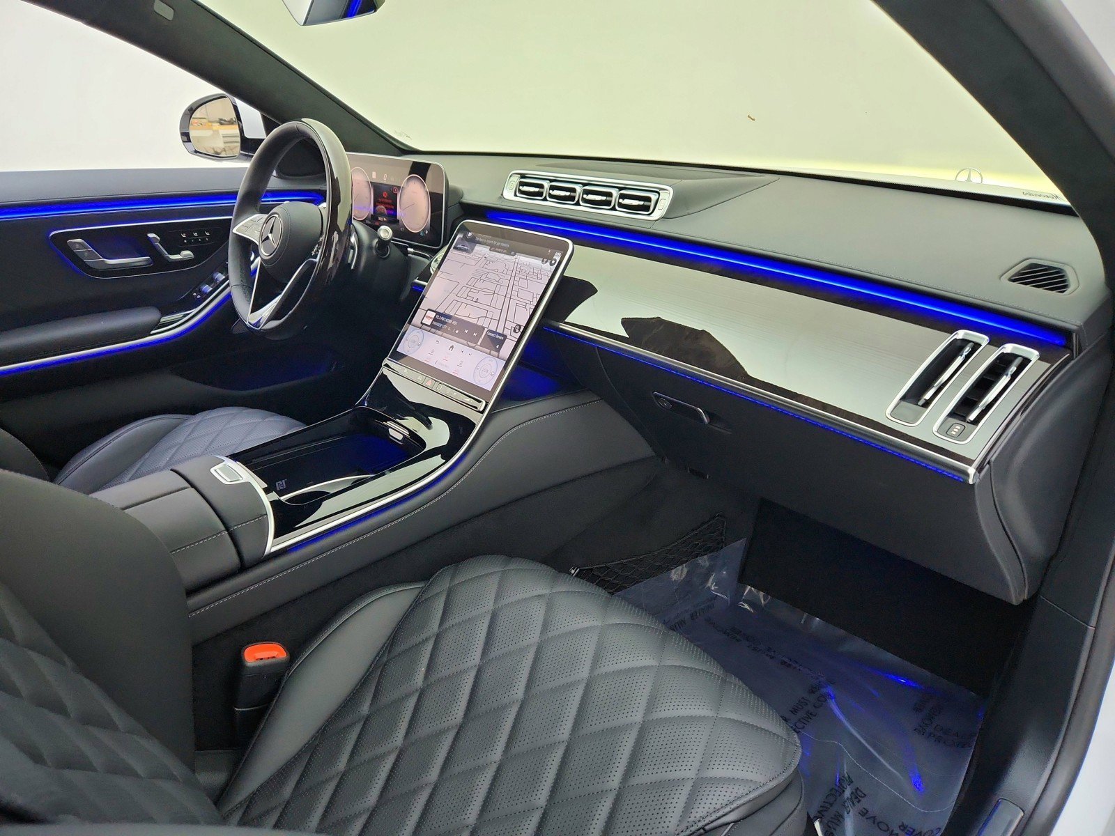 New 2026 MANUFAKTUR Moonlight White Metallic Mercedes-Benz S 580 4MATIC® Sedan image 26