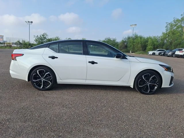Used 2024 White Nissan 2.5 SR image 8