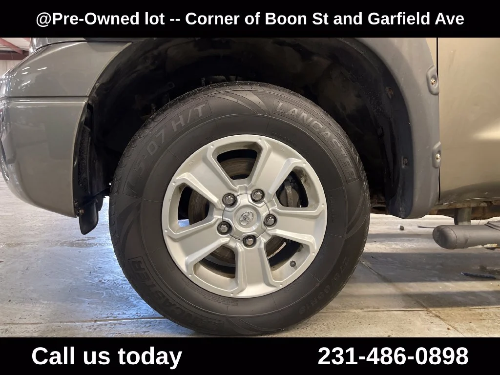 Used 2011  Toyota Grade image 10