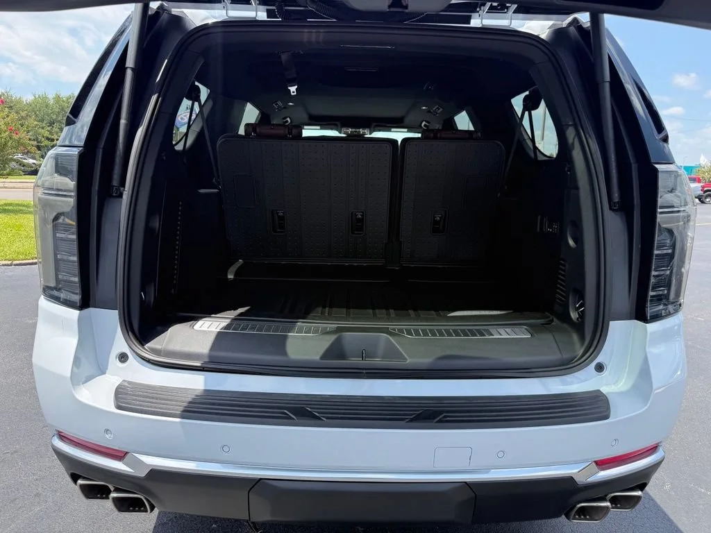 2026 Chevrolet Suburban High Country - Photo 11