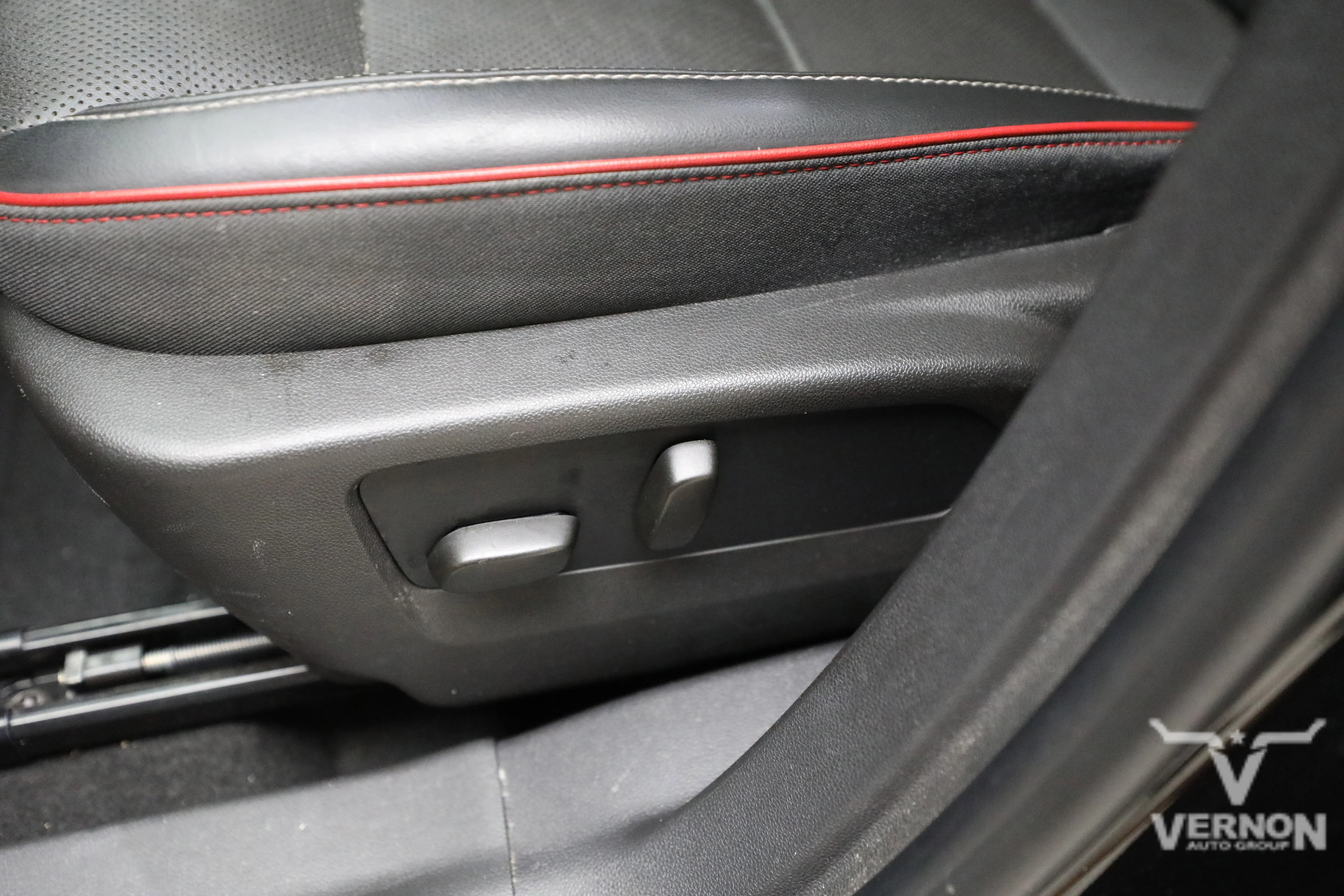 Pre-Owned 2022 Buick Envision Essence