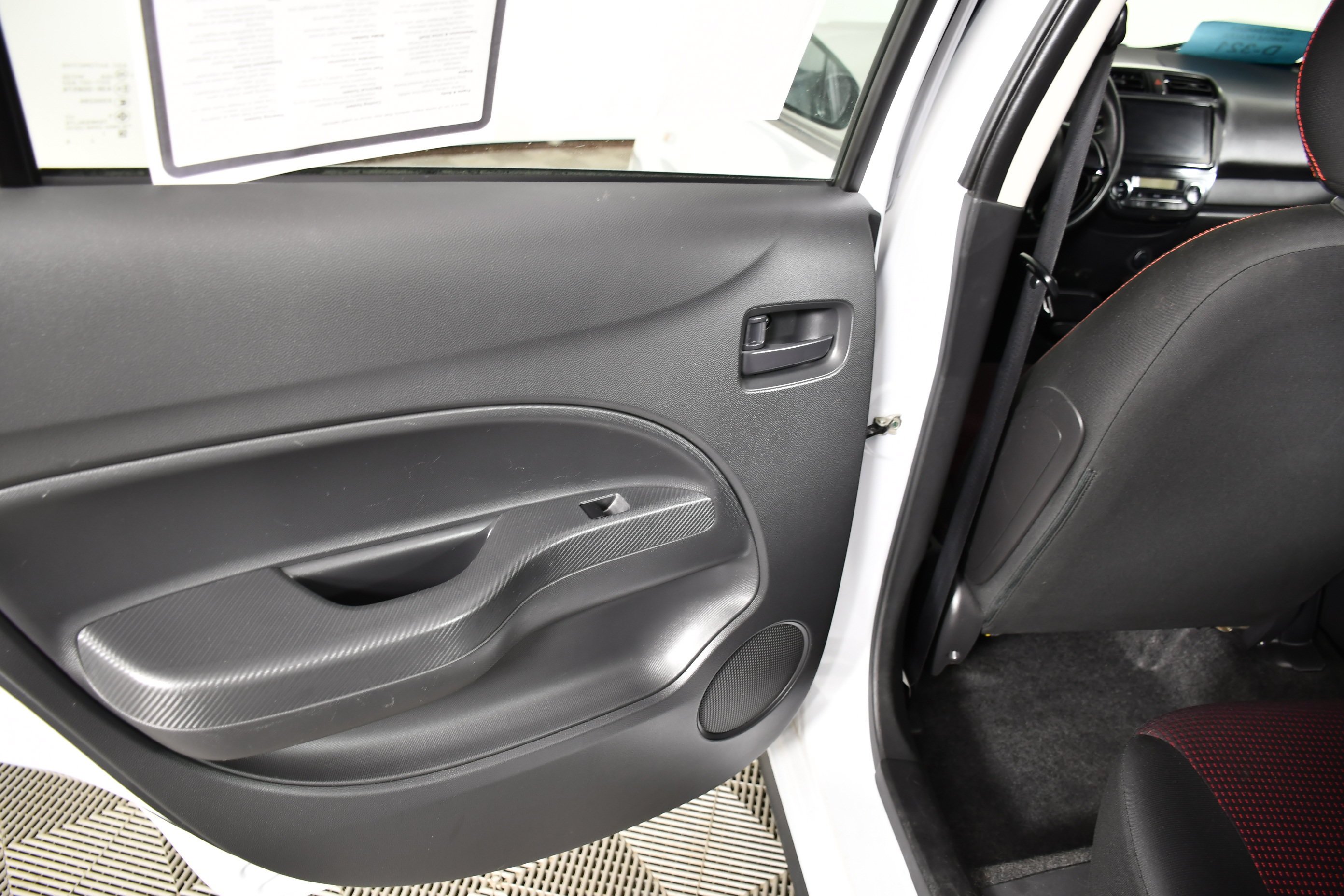 Used 2022 White Mitsubishi Black Edition image 44