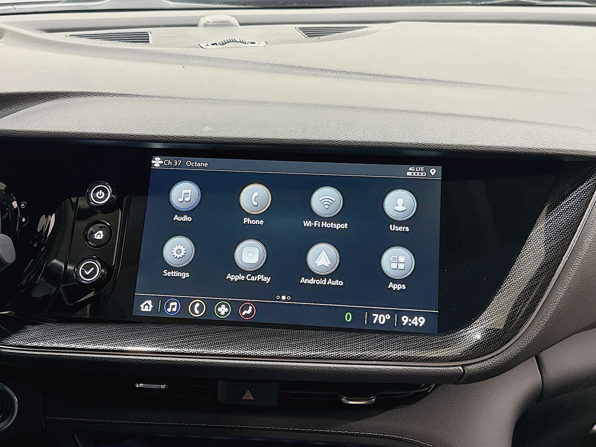 Used 2023 Summit White Buick Essence image 13