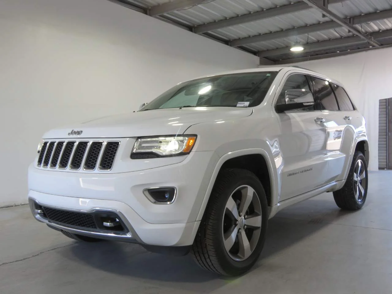 2015 Jeep Grand Cherokee Overland 4WD's photo