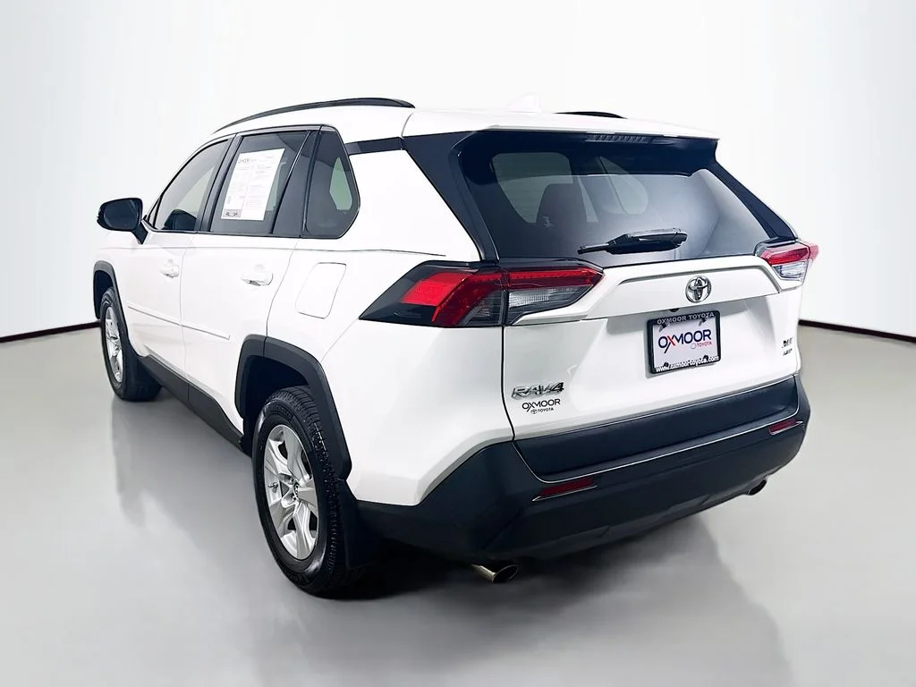 Used 2019 Super White Toyota XLE image 5
