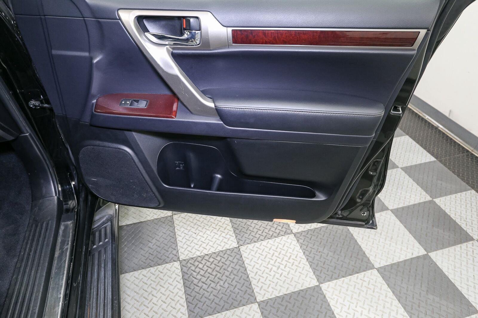 Used 2019 Black Onyx Lexus GX 460 Premium image 19