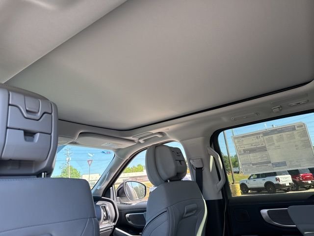 New 2026 Star White Metallic Tri-Coat Ford Platinum image 26