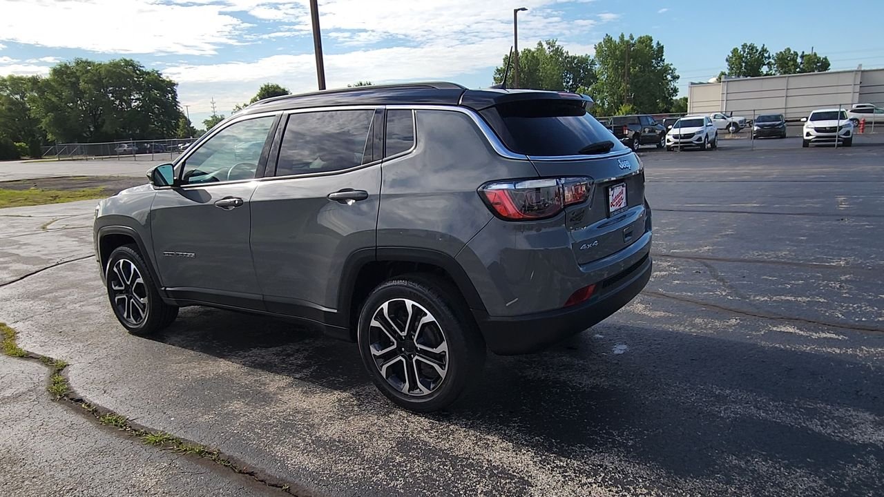 Used 2022 Sting-Gray Clearcoat Jeep Limited image 6