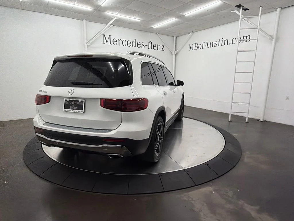 New 2026 White Mercedes-Benz GLB 250 image 7