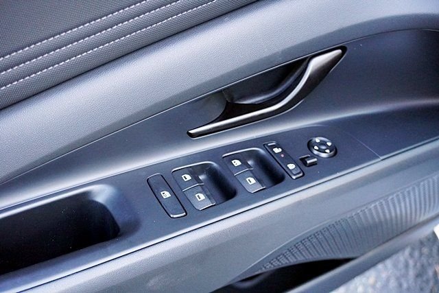 Used 2026 White Hyundai SEL Sport image 20