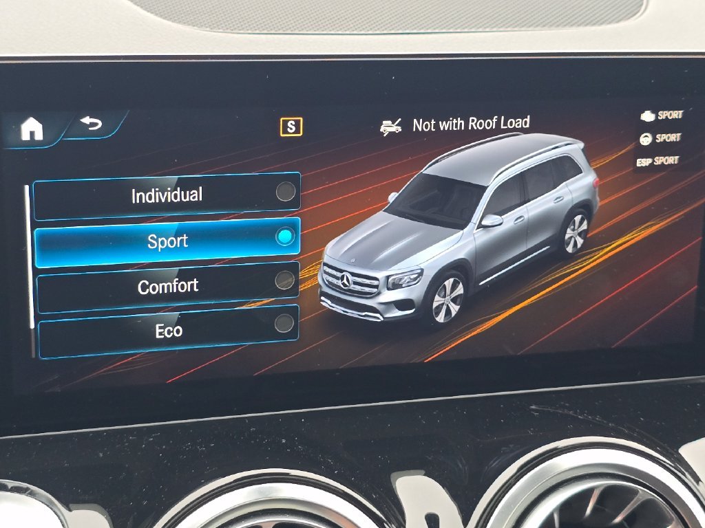 Certified Used 2023  Mercedes-Benz GLB 250 image 11