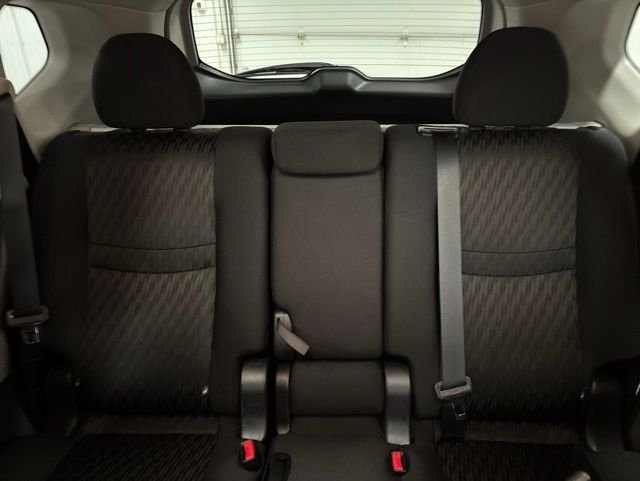 2018 Nissan Rogue SV - Photo 18